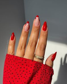 Beautiful Red Nail Designs Red Summer Nails, Romantic Nails, Moon Nails, Cherry Nails, Heart Nail Art, Pink Polish, Cute Christmas Nails, Red Nail Designs, Red Nail