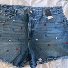 -Nwt Embroideried Shorts From No Boundaries -Size Is 21, But They Run Small. For Reference, I Was A Size 14 In Womens Jeans When I Bought Them & These Fit Even Though They Say Size 21 Perfect For 4th Of July!! Blue Star Print Short Bottoms, Blue Shorts With Star Print, Blue Star Print Shorts, Star Shorts, Celebrity Pink Jeans, Cutoff Jean Shorts, Festival Shorts, Maternity Shorts, White Denim Shorts