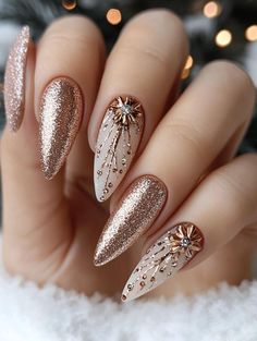 Christmas Almond Nails: Elegant Festive Designs to Shine This Holiday Season Almond Nails Elegant, Elegant Holiday Nails, Christmas Almond Nails, Almond Manicure, Almond Nail Designs, Nails Elegant, Nail Time, Plaid Nails, Almond Nails Designs