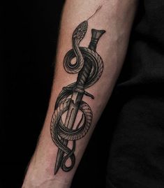 This tough guy resolved to decorate his tattoo of sword with snake. Snake in religion, mythology and other literature has all sorts of meanings, from fertility treatment and immortality to evil and trouble. Snake Tattoo Meaning, Be Brave Tattoo, 100 Tattoo, Tattoo Zeichnungen, Cool Small Tattoos