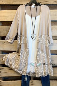 AHB EXCLUSIVE: Sweet Smiles Lace Cardigan - Mocha Summer Office Casual, Loose Coats, Oversize Casual, Plus Size Boutique, Beautiful Kimonos, Lace Cardigan, Beige Cardigan, Printed Cardigan, Plus Size Kleidung