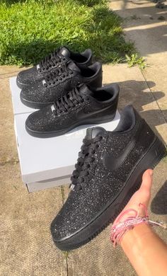 MENS black glitter airforces  Made to order  Any size! Please ensure you order your correct size, refer to the size conversion chart if you're unsure! You can also add your size in the notes when you check out. !!DISCLAIMER!! This listing is for MENS sizing! Please look at my other listing for Womens & Junior sizing. Thankyou <3  Message me with any questions IG: @BCUSTOMSX Nike Shoes (men), School Things, Sneakers Athletic, Conversion Chart, Painted Shoes, Black Glitter, Nike Air Jordan, Diy Fashion, Basketball Shoes