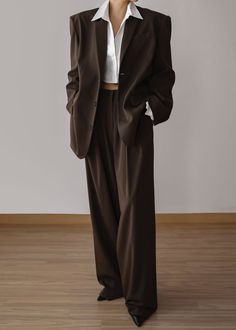 Tansy Oversized Blazer - Chocolate Blazer The Frankie Shop Women In Oversized Suit, Dark Brown Suit Women, Business Suit Aesthetic, Oversized Suit Outfit, Oversized Suit Women, Oversize Suit, Oversized Suit Jacket, Formal Suits For Women, Suit Aesthetic