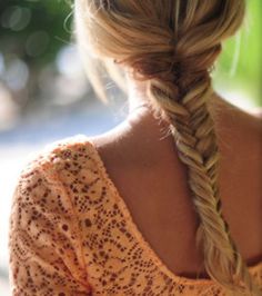 My fave- the fishtail :) Summer Hairdos, Fishtail Braid Hairstyles, Beach Hair, Cute Hair