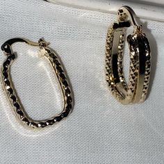 Gold-Filled Trendy Gold Hoop Earrings For Spring, Chic Small Hoop Earrings For Spring, Spring Hoop Earrings For Everyday, Summer Chic Hoop Earrings, Chic Summer Hoop Earrings, Hoop Jewelry For Everyday Spring Wear, Elegant Hoop Earrings For Summer, Chic Hoop Earrings For Everyday Spring Wear, Chic Small Hoop Earrings For Summer