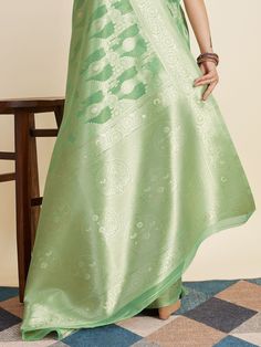 Elevate your ethnic wardrobe with our captivating green zari weaving banarasi silk function wear saree. This stunning saree is crafted from high-quality banarasi silk material, known for its luxurious texture and comfortable drape. The saree features intricate zari weaving work that adds a touch of elegance and sophistication to your look. Pair it with the matching banarasi silk blouse that also boasts the same zari weaving work for a coordinated and chic ensemble.
The saree measures 5.50 meters Green Banarasi Silk Saree With Meenakari, Green Saree With Meenakari In Traditional Drape, Green Meenakari Saree, Green Meenakari Saree For Eid, Elegant Green Meenakari Dupatta, Eid Green Meenakari Saree, Green Tussar Silk Saree With Meenakari, Green Meenakari Tussar Silk Saree, Green Banarasi Silk Dupatta With Meenakari