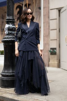 Petition for Meghan Markle to wear a tuxedo blazer and tulle skirt to her next royal engagement. Fall Women Outfits, Dress Over Jeans, Silky Maxi Dress, Outfits To Copy, Nyfw Street Style, Tuxedo Blazer, Black Sweater Dress, Royal Engagement