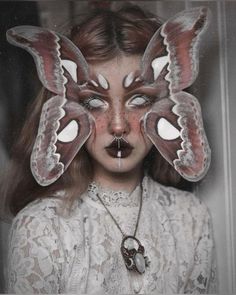 Creature Makeup Looks, Moth Makeup, Creature Makeup, Dark Butterfly, Halloweenský Makeup, Butterfly Makeup, Cool Makeup Looks, Fairy Makeup, Special Effects Makeup