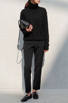 fa-s-sion Minimalisticky Chic, Minimal Stil, Minimalist Moda, Loafers Outfit, Fall Outfits For Work, Virtual Fashion, Business Attire