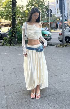 Pisces Rising Outfit, Aquarius Outfits Aesthetic, Aquarius Outfits, Mediterranean Fashion, Pisces Rising, Aquarius Rising, Skirt Inspiration, Daily Outfit Inspiration, Autumn Dress