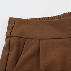 Women's Slim Fit Pleated Pants with Pockets Introducing our versatile and stylish Women's Slim Fit Pleated Pants with Pockets, available in three solid colours. These pleated women’s pants are perfect for any occasion, whether it's for work or a casual day out. The slim fit design and pleated details add a touch of sophistication to your outfit, while the pockets provide convenience and functionality. These pants come in five different sizes, making it easy to find the perfect fit for your body Harem Dress, Overalls Fall, Style Harem Pants, Womens Business Casual, Casual Evening, Pants With Pockets, Summer Black, Fitted Trousers, Pleated Pants