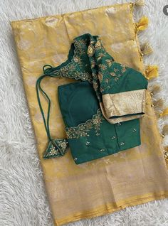 Saree Contrast Blouse, Saree Color Combinations, Simple Saree Designs, New Saree Designs, New Saree Blouse Designs, Traditional Blouse Designs, Latest Model Blouse Designs, Fashionable Saree Blouse Designs