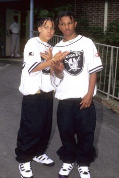 Nineties Aesthetic, 90s Vogue, 1990s Aesthetic, Kriss Kross, Estilo Gangster, Mode Old School, Kris Kross, 90s Rappers