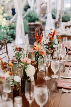 boho wedding reception Farmhouse Table Bud Vases Wedding, Fall Bud Vases Wedding, Fall Bud Vases, Boho Chic Wedding Flowers, Fall Wedding Tablescapes, Bud Vases Wedding, Farm Wedding Reception, Bud Vase Centerpiece, Long Table Wedding