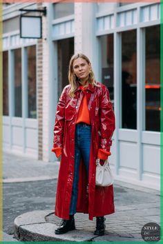 Become the trend-setter this season, discover how to style your adidas samba outfit. Discover the best Adidas Samba Collabs. Jessie Bush, Vinyl Fashion, Street Style 2018, London Fashion Week Street Style, Rain Jacket Women, Leather Jacket Outfits, Womenswear Fashion