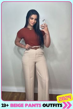 High-waisted beige pants with a warm rust-colored tee for an effortlessly cool vibe. The relaxed tee and tailored pants create a stylish balance, perfect for a casual day with a polished touch. Style Beige Pants, Tailored Pants Outfit, Tailored Pants