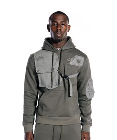 60% Cotton, 40% Polyester Functional Winter Sweatshirt With Pockets, Techwear Fleece Hoodie With Pockets, Techwear Cotton Hoodie For Outdoor Activities, Hooded Sweatshirt With Pockets For Outdoor Activities, Functional Hooded Sweatshirt With Pockets, Functional Cotton Hoodie For Streetwear, Winter Streetwear Sweater With Pockets, Khaki Hoodie With Kangaroo Pocket For Winter, Hooded Techwear Tops With Pockets