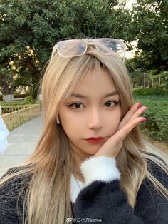 Platnium Blonde Hair, Blonde Hair Kpop, Korean Makeup Trends, Blonde Dye, Ulzzang Hair, Beauty Tutorial