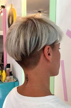 Short Haircuts With Bangs, Half Shaved, Short Hair Undercut, Blonde Pixie Haircut, Short Hair Styles For Round Faces, Short Pixie Haircuts