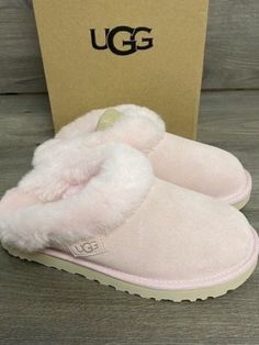 Croc Slippers For Women, Ugg Fluffy Slippers, Light Pink Ugg Slippers, Couqutte Shoes, Pretty Stuff To Buy, Couteqqe Aesthetic, Cute Boots For Winter, Girly Christmas List, Christmas List Ideas 2023