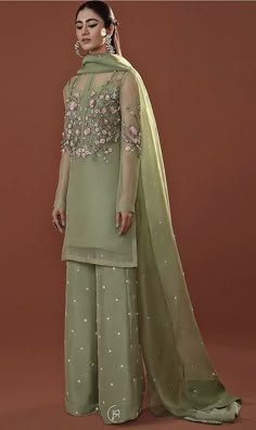 Hussain Rehar, Organza Suits, Organza Shirt, Lace Dress Design, Pakistani Fashion Party Wear, Boutique Dress Designs, Party Wear Indian Dresses, Fancy Dress Design