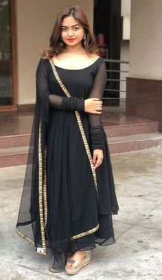 Kameez Style, Long Kurti Designs, Long Dress Design, Anarkali Kurta, Trendy Dress Outfits