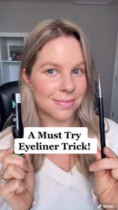 Makeup Tips And Hacks, Tear Duct Makeup, Make Up Hacks Videos, Make Up For Beginners Tutorials, Make Up Hacks Makeup Tricks, Eye Liner Tips, Eyeliner Tips For Beginners, Eyeliner Hacks For Beginners, Makeup Tricks And Tips