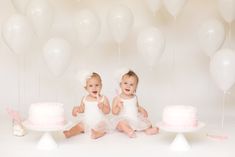 Twin First Birthday Cake Smash | Baby Photographer in Beachwood, Ohio - Little Poses Photography Twin First Birthday Photoshoot, Twins First Birthday Photoshoot, Twin Photoshoot, Twins Photoshoot, Twin Cake Smash, Twins Instagram, Cake Photoshoot, Twins Cake