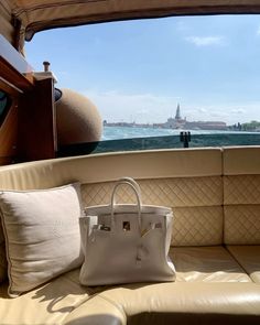 White Birkin, Millionaire Lifestyle Luxury, F1 Wag, Leonie Hanne, Apm Monaco, Expensive Bag, Instagram London, Hermes Birkin 35, Super Rich Kids