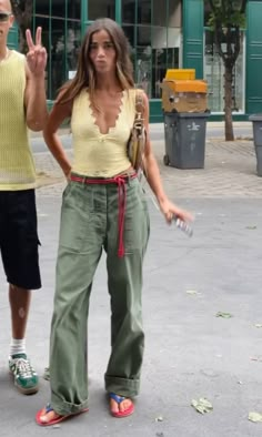 Boho City Style, Australian Outfits Summer, South America Outfits, Sydney Fashion, Mexico City Outfit, Australia Summer Outfits, Outfit Ideaa, Spring Attire, Culture Clothing