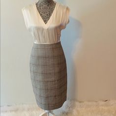 Brand New And Never Won Elegant Gray Pleated Skirt, Elegant Gray Skirt For Spring, Elegant Gray Skirt For Office, Elegant Gray Office Skirt, Elegant Gray Skirt For The Office, Gray Formal Skirt For Spring, Chic Gray Skirt For Formal Occasions, Chic Gray Formal Skirt, Gray Knee-length Formal Skirt