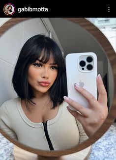 Bella Hadid Bob Haircut, Black Bob With Fringe, Black Bob Bangs, Black Bob With Bangs Aesthetic, Black Bob Wig With Bangs, Bob Lung, Sleek Short Hair, Short Dark Hair, Wine Hair