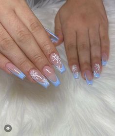 Cold Weather Style: Top Winter Wonderland Nails for a Festive Look Blue Nail Designs Christmas, Blue Simple Christmas Nails, Acrylic Nails For Christmas Holiday, Pretty Christmas Nails Snowflakes, Xmas Snowflake Nails, Acrylic Nails Christmas Design, Blue And Snowflake Nails, Nice Christmas Nails, Nails Christmas Snowflake