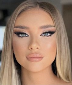 Makeup Ideas For Birthday Party, Haljina Za Malu Maturu, Prom Makeup Inspo Brown Eyes, Sminka Za Malu Maturu, Blended Eyeliner Look, Sminka Za Maturu, Make Up Blue Eyes, Makeup Looks Dramatic, Russian Makeup