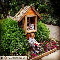 Unique Libraries, Library Garden, Little Free Library Plans, Community Farm, Person Reading, Tiny Library, Street Library, Library Plan, Book Swap