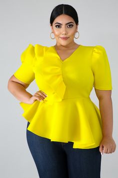 Ruffle Flare Top Peplum Top Outfits Casual, Peplum Top Outfits, Outfits Gorditas, Plus Zise, African Print Tops, African Fashion Skirts, Plus Size Summer Outfit, Flare Top, African Fashion Women Clothing