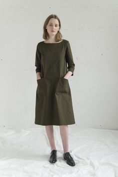 Elliott #cottondress #slowfashion #independentdesigner Gift Ideas For Mother, Make Dresses, Ideas For Mother's Day, May 13, One Week, Natural Fabrics, Slow Fashion, Clothing For Women, Tennis Shoes