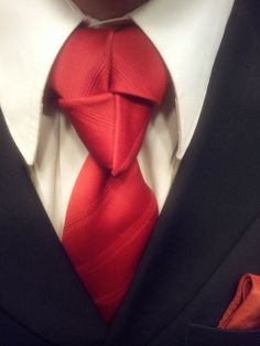 The Truelove Knot man's neck-tie Different Tie Knots, Cool Tie Knots, Tie Knots Men, Mode Tips, Cool Ties