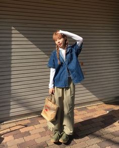 Spring Japan Outfit, Feminine Gorpcore, Green Tee Outfit, Japanese Spring Fashion, Artsy Outfit Ideas, Fire Fits, Japanese Outfits, Mode Inspo, 가을 패션