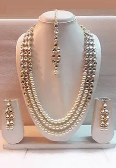 Indian Jewelry Online: Shop For Trendy & Artificial Jewelry at Utsav Fashion Pearl Layered Necklace, Mang Tika, Traditional Wedding Jewellery, Pengantin India, Gold Pearl Jewelry, Fancy Jewelry Necklace, Kundan Jewelry, Pearl Jewelry Design, Pearl Necklace Designs