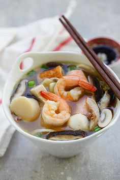 Hearty Chinese hot pot soup with fresh ingredient recipe. Asian Eggs, Japanese Soups, Chinese Hot Pot, Chinese Meals, Simmering Pot, Chinese Food Recipes, Cooking Projects