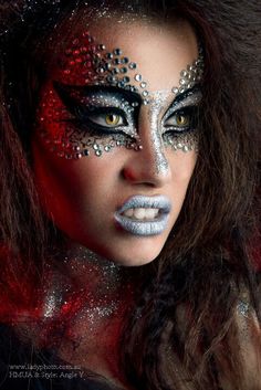 Makeup With Mask On, Extreme Makeup Looks Halloween, Women In Drag, Silver Halloween Makeup, Extreme Makeup Looks, Halloween Makeup Devil, Devil Halloween Makeup, Extravagant Makeup