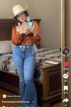 Picolandia Outfits, Bell Bottom Jeans Outfit Country, Bailes Outfits, Mexican Fits, Baile Fits, Western Ootd, Plus Size Western Wear, Baile Outfits