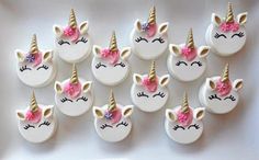 there are many decorated cookies with unicorns on them