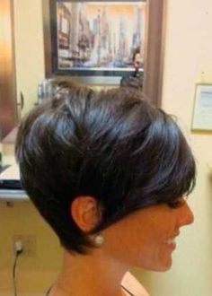 Brunette Pixie Cut Short Haircuts Brunette Pixie Cut, Kort Pixie, Brunette Pixie, Thick Hair Cuts, Cute Haircuts, Hair Envy