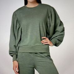 Once The Weather Cools, Layer In Some Warmth To Your Wardrobe With This Duck Green Colored, Comfy Long Sleeve Sweatshirt. Puffed Shoulders. Crew Neck. Ribbed Cuffs And Hem. Size Small. Approx 19” Across Bust Approx 21” Shoulder To Hem. Nwt. Never Worn Fall Relaxed Fit Puff Sleeve Top With Lantern Sleeves, Casual Stretch Puff Sleeve Top With Crew Neck, Fall Cotton Top With Lantern Sleeves, Fall Cotton Top With Balloon Sleeves, Casual Solid Puff Sleeve Top, Fall Cotton Tops With Balloon Sleeves, Cotton Top With Lantern Sleeves For Fall, Fall Puff Sleeve Top With Balloon Sleeves, Cotton Balloon Sleeve Top For Fall