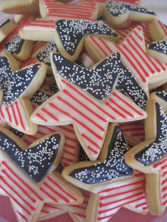 decorated cookies in the shape of stars and stripes