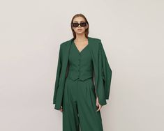 Dark Green Suit, Woman Emerald Suit, Wide Leg Pants, Wedding, Palazzo Pants, Formal Pantsuit, Bridesmaid Set, Cocktail Wear, Prom, Birthday ⭐Size: Please write your chest, waist, hips, height, and we will make a suit to your individual measurements! After you place your order, we may ask you for additional measurements. We do this to ensure that the suit fits you perfectly👌😊 ⭐Our fabric: We have used a premium quality suiting fabric.  ⭐Shipping: ✈️We have two shipping options that we can offer Pantsuit Bridesmaid, Emerald Suit, Wedding Palazzo, Green Suit Women, Dark Green Suit, Formal Pantsuit, Formal Pant Suits, Prom Birthday, Cocktail Wear