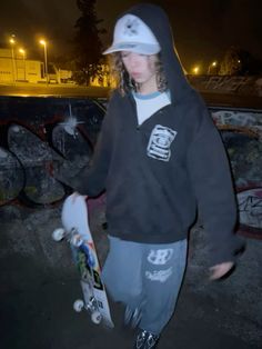 Skaters Aesthetic, Skater Fits, Skate Vibes, Skate Fits, Baggy Outfit Ideas, Skater Vibes, Skater Outfits, Masc Outfits, Skate Girl