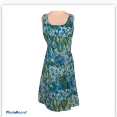 Tommy Hilfiger Flowered Sleeveless Dress. Shades Of Blue And Green Flowers. Zips Up The Side To Close. Lined. 100% Cotton. G011 Blue And Green Flowers, Shades Of Blue And Green, Cocktail Dress Classy, Sleeveless Denim Dress, Denim Overall Dress, Tommy Hilfiger Dress, White Long Sleeve Dress, Tommy Hilfiger Dresses, Womens Shift Dresses